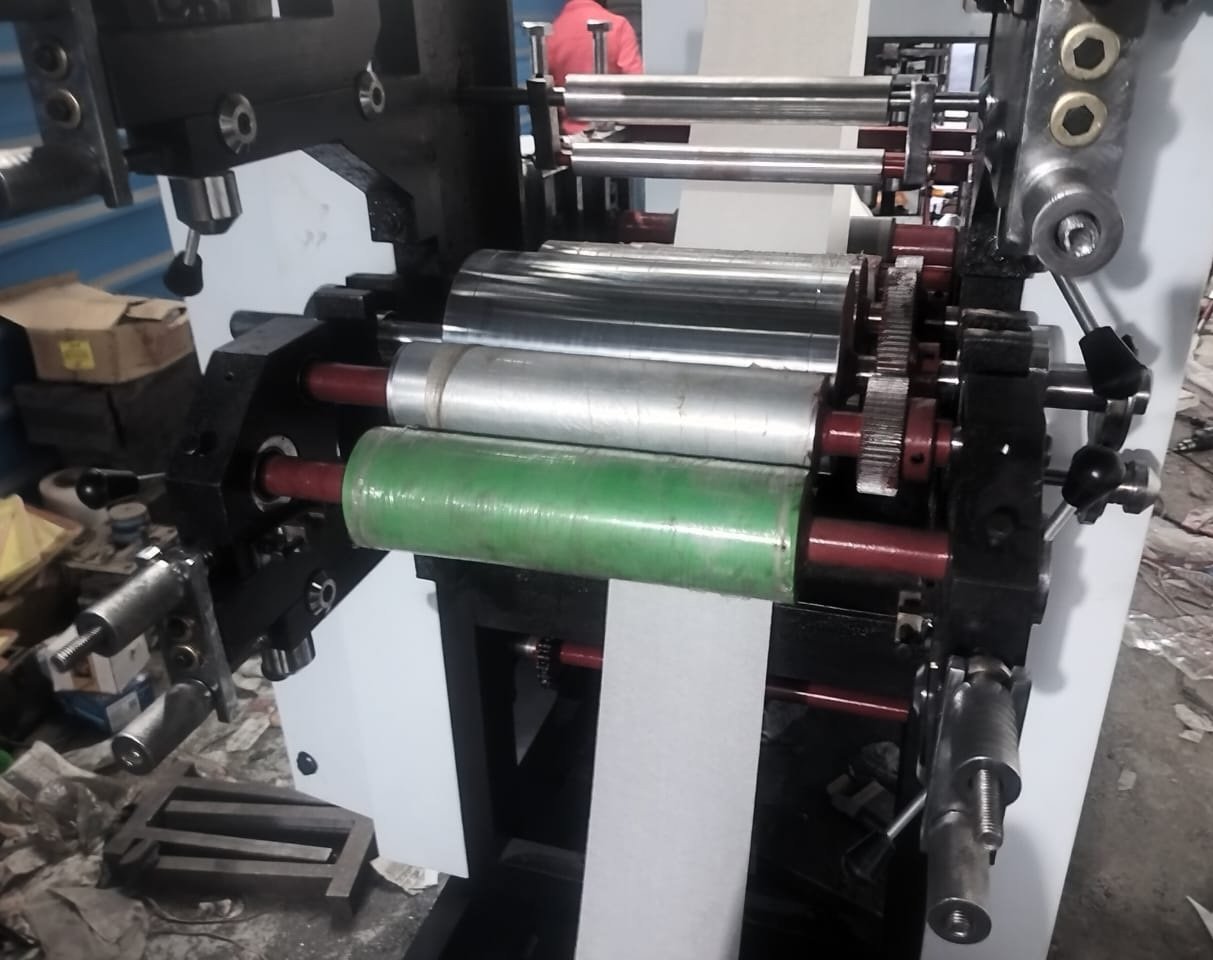 High-speed toilet roll line